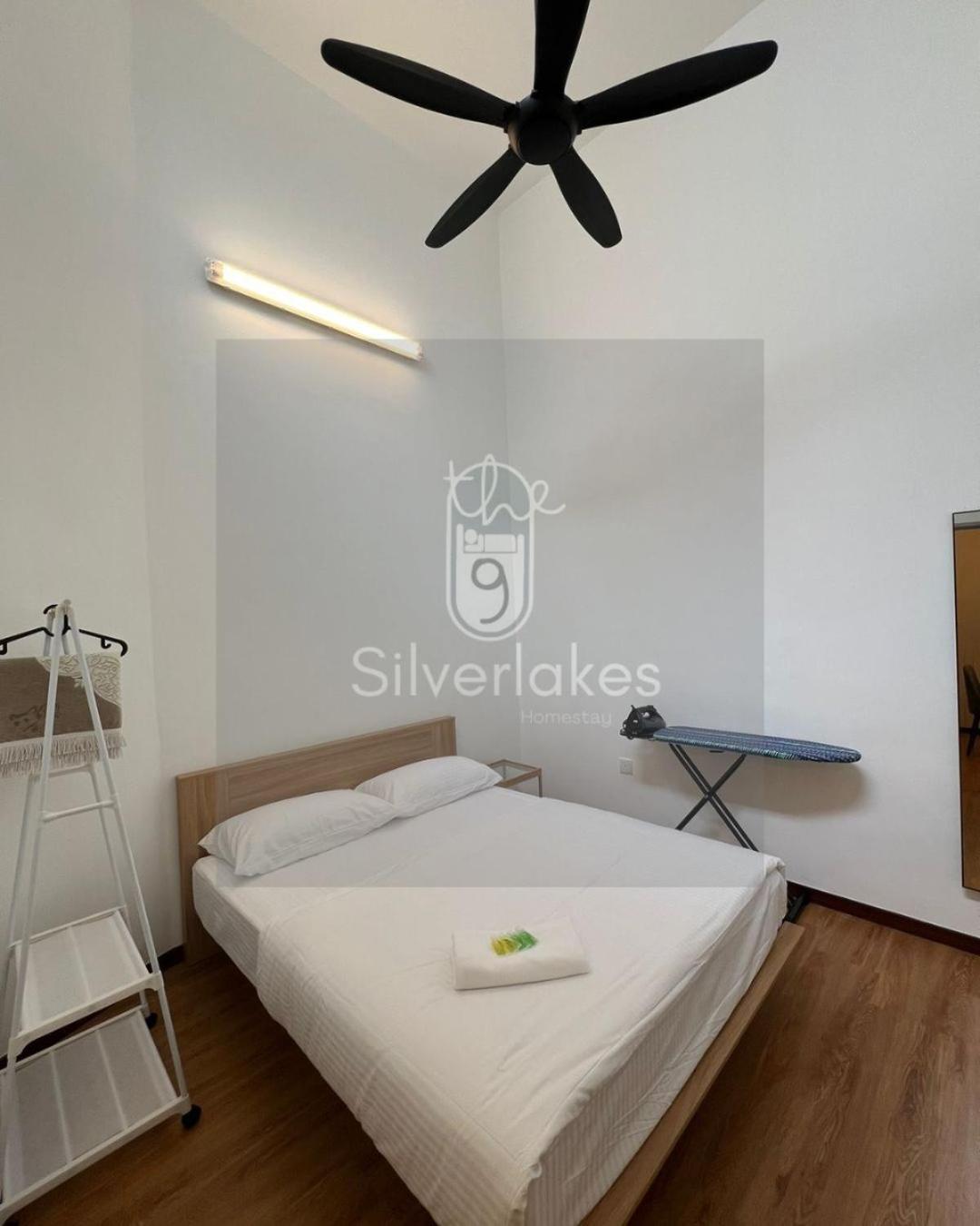 Holiday home The9 Silverlakes *